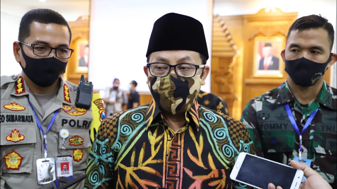 Walikota Malang, Sutiaji, usai mengikuti rapat pembahasan penerapan PSBB Malang Raya di Gedung Negara Grahadi, Surbaya, Sabtu 9 Mei 2020. (Foto: istimewa)