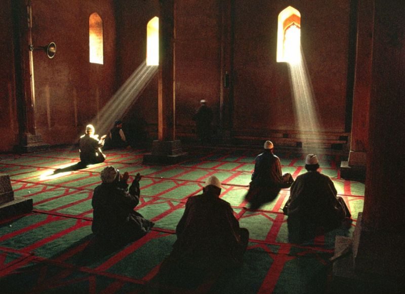 ilustrasi: Pelaksanaan I'tikaf di Masjid. (Foto: istimewa)