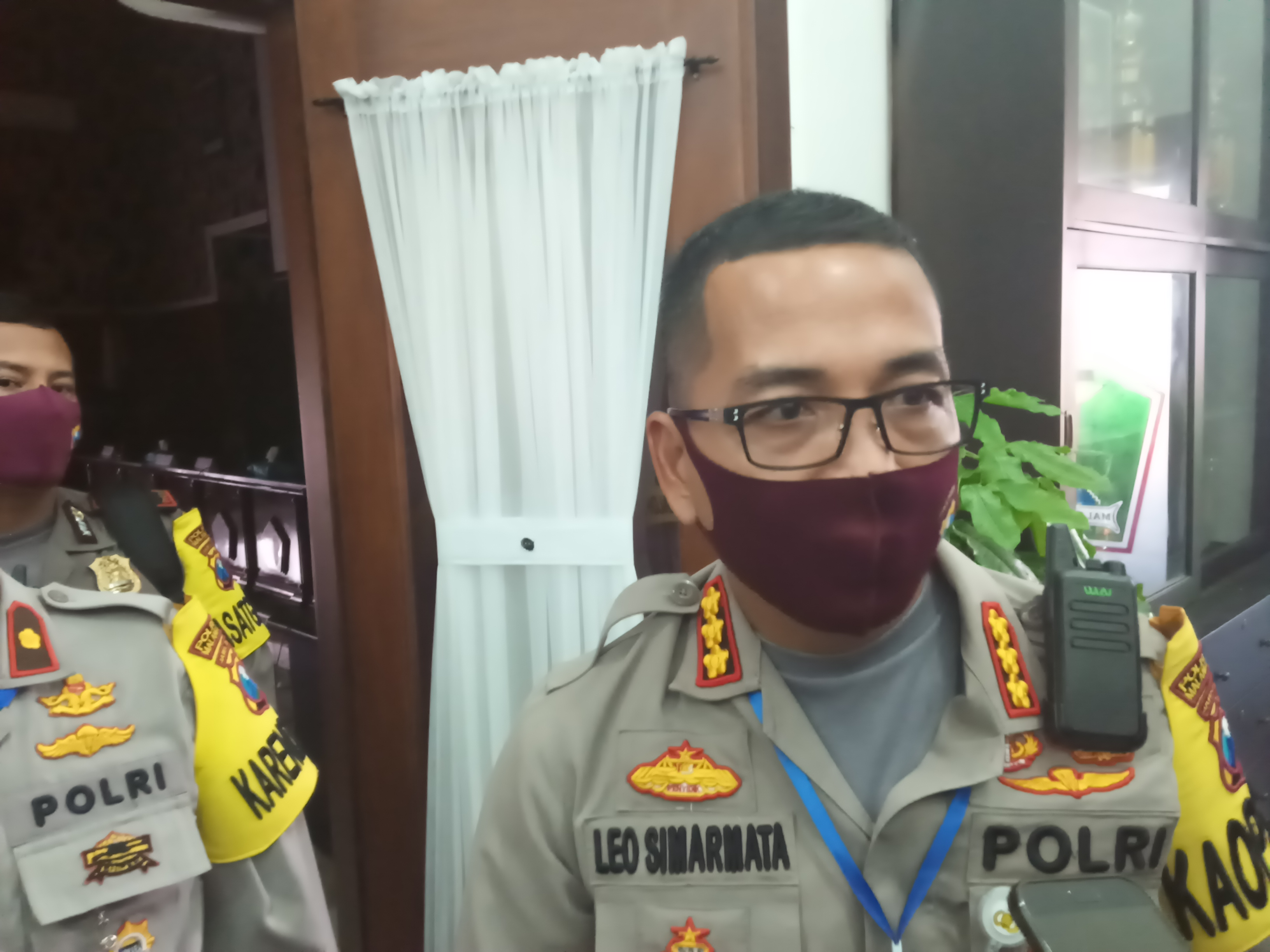 Kapolresta Malang Kota, Kombes Pol Leonardus Simarmata saat ditemui di Balai Kota Malang, Jawa Timur. (Foto: Lalu Theo/Ngopibareng.id)