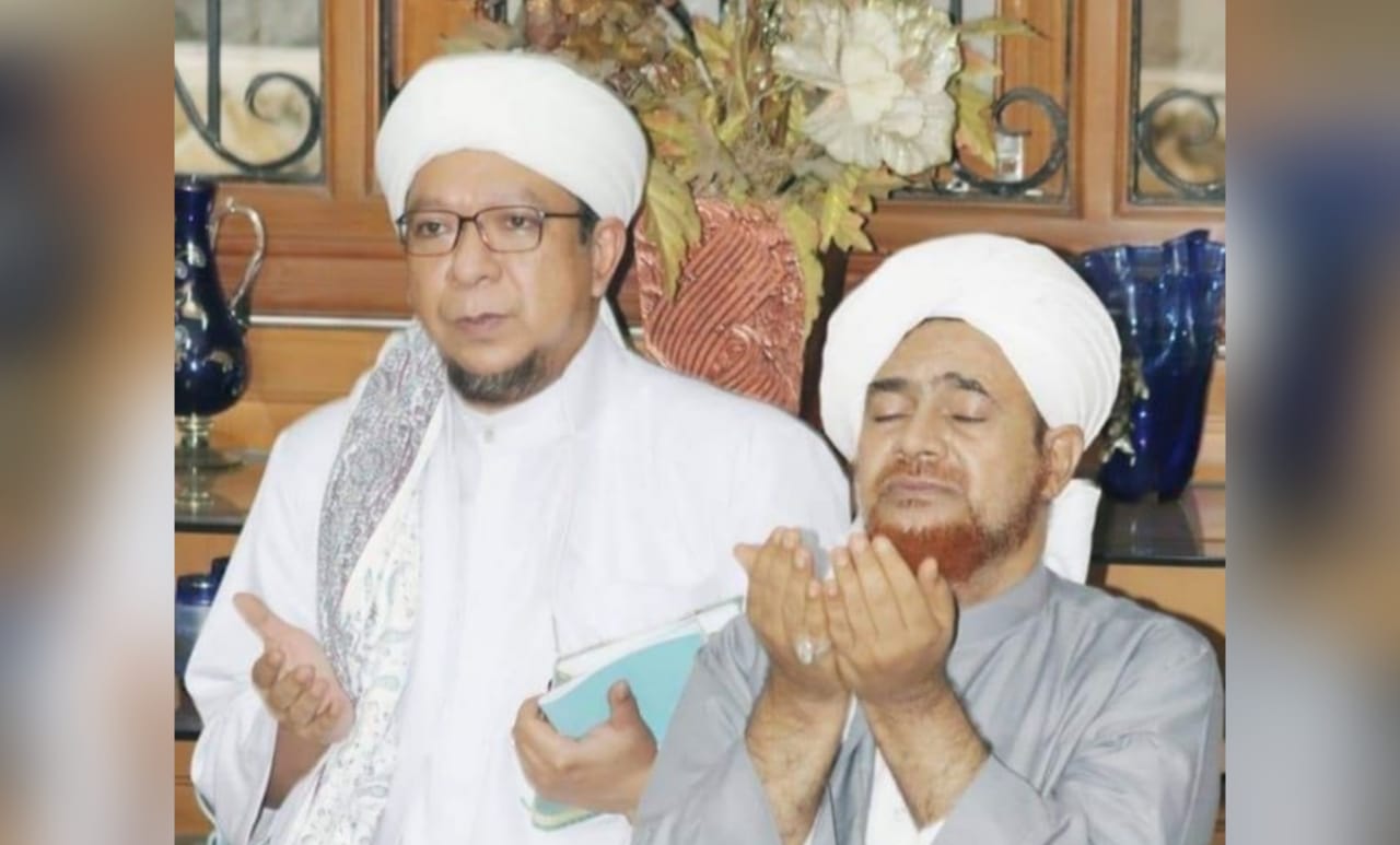 Al-Habib Umar bin Hafizh bersama Habib Quraisy Baharun. (Foto: Istimewa) 