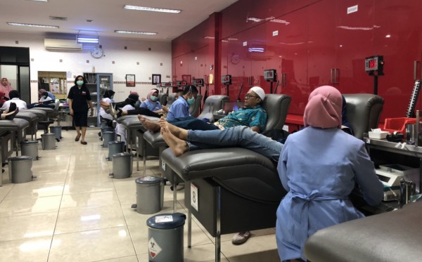 Donor darah di PMI Surabaya. (Foto: Dok/Ngopibareng.id)
