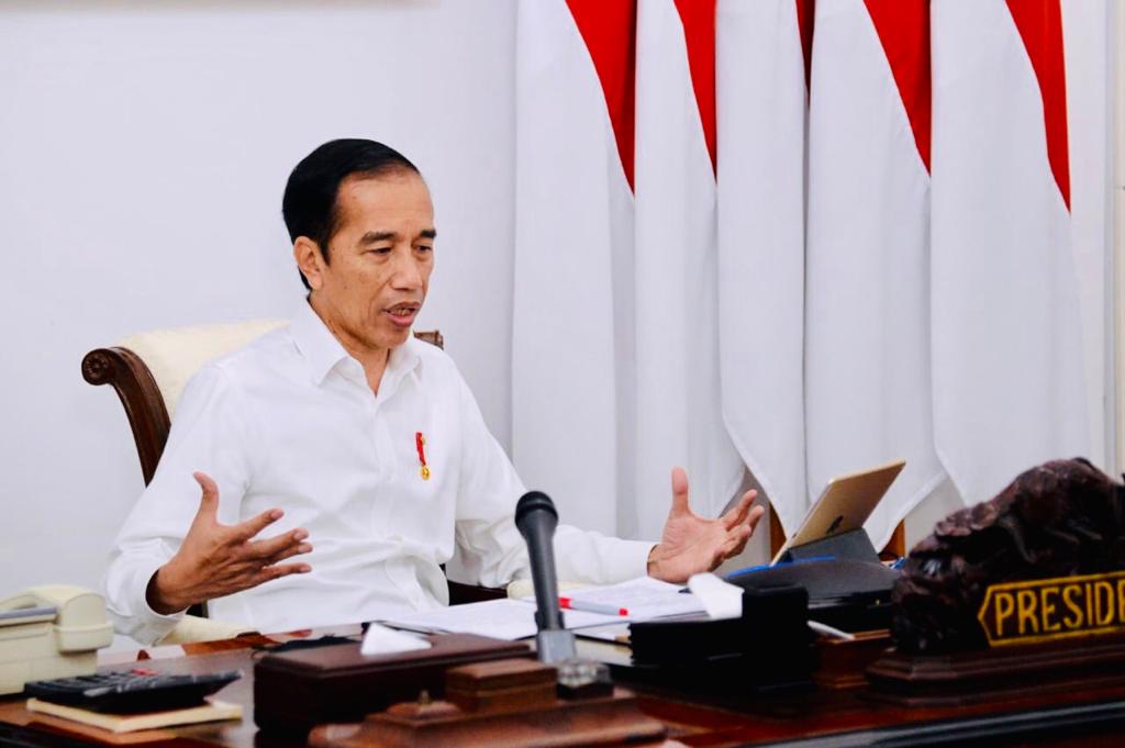 Presiden Joko Widodo pada Rapat Terbatas (Ratas)  tentang Persiapan Idul Ftri 1441 Hijriah. Protokol kesehata diperketat.  (Foto: Setpres)