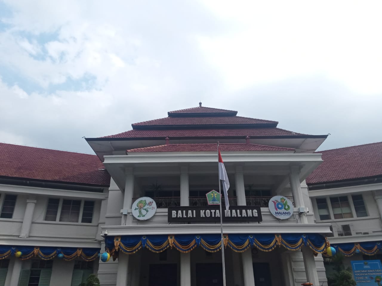 Tampak depan Balai Kota Malang (Foto: Lalu Theo/ngopibareng.id)