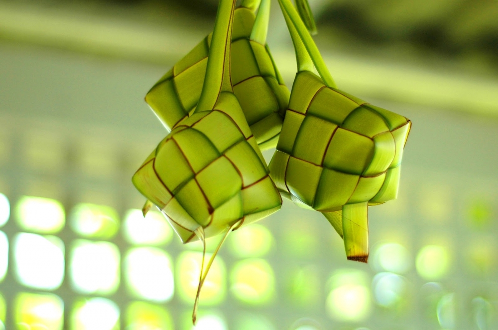 Cara membuat ketupat lebaran dari Janur. (Foto: Ilustrasi/Istimewa)