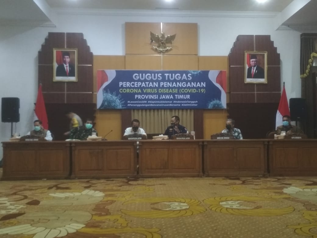 Konferensi pers perpanjangan PSBB Surabaya Raya Jilid III. (Foto: Alief Sambogo/Ngopibareng.id)