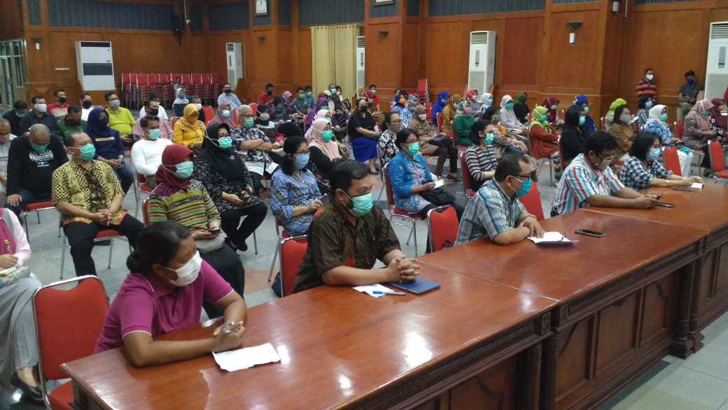 Rapat antara Pemkot Surabaya, Camat serta kepala puskemas, dalam pembahasan Kampung Wani (Dok. Pemkot Surabaya)