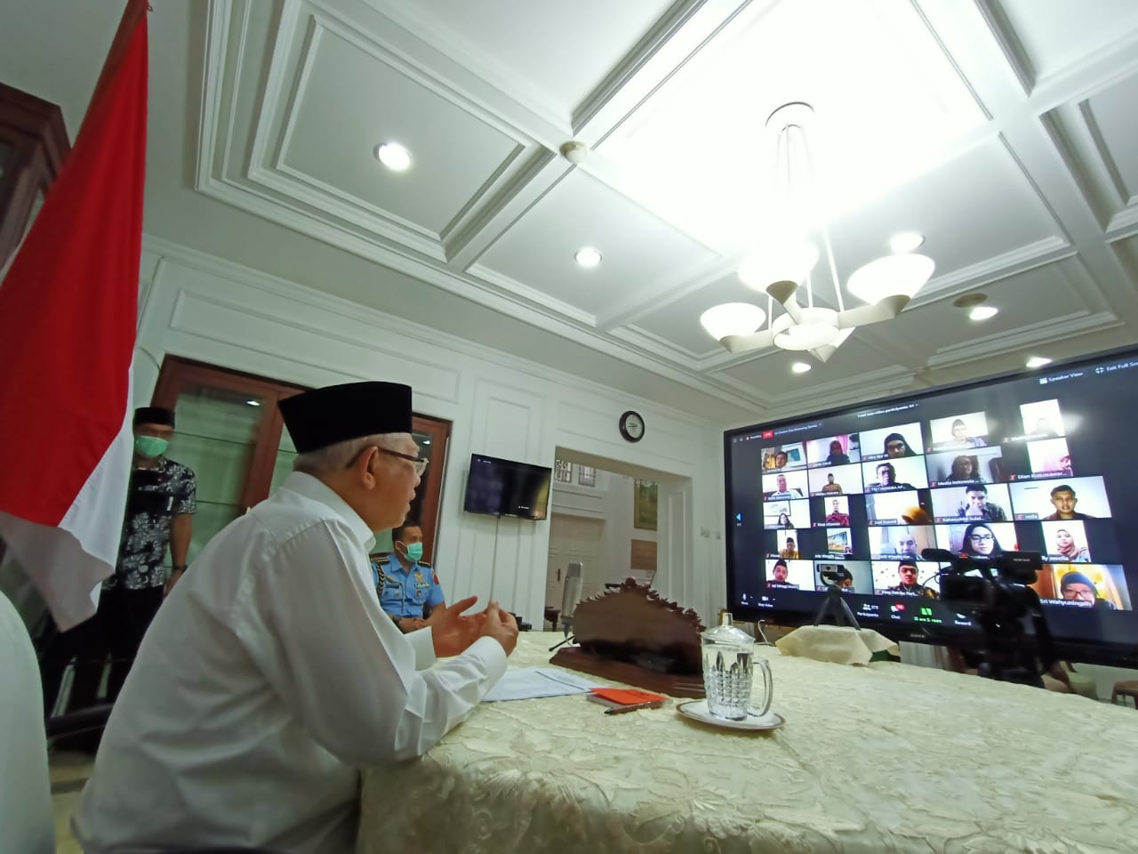 Wakil Presiden (Wapres) KH Ma'ruf Amin saat halal bihalal dengan jajarannya secara virtual. (Foto: Setwapres)