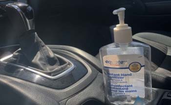 Jangan tinggalkan hand sanitizer di dalam mobil. (Foto:Istimewa)