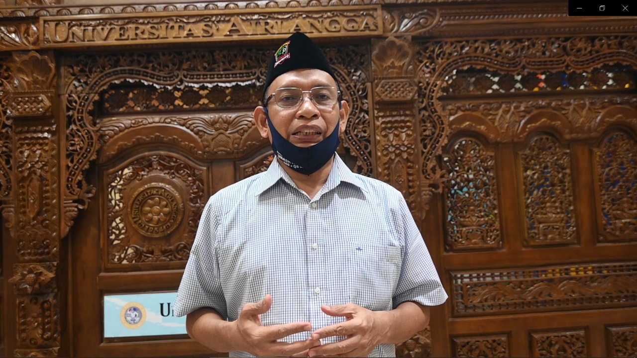 Rektor Unair, Prof Nasih saat memberikan keterangan pers. (Foto: Istimewa)