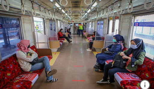 KRL merupakan moda transportasi umum di Jakarta yang digemari masyarakat. (Foto: Istimewa)