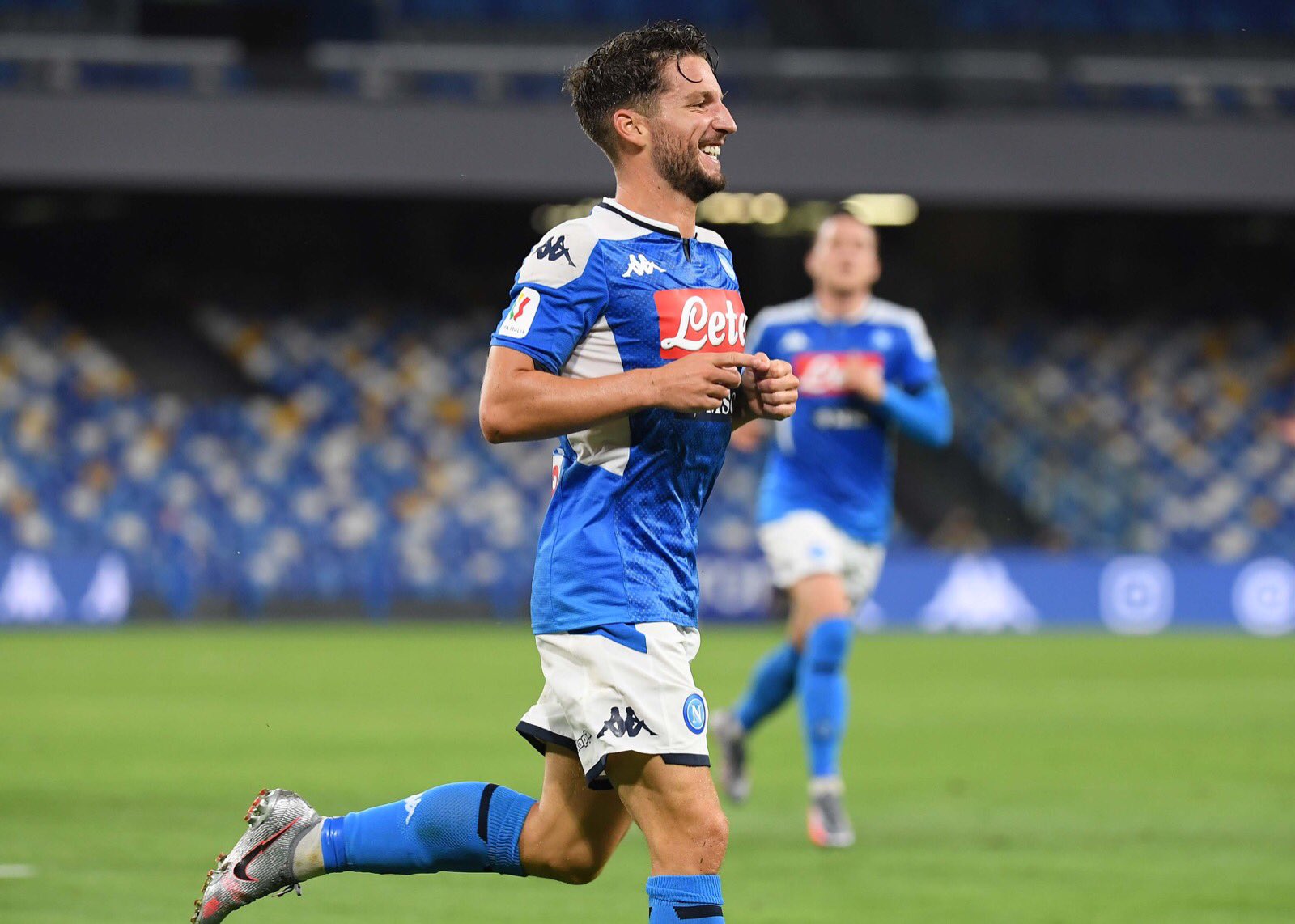 Gol balasan Dries Mertens pastikan Napoli ke final Coppa Italia 2019/2020. (Foto: Twitter/@sscnapoli)