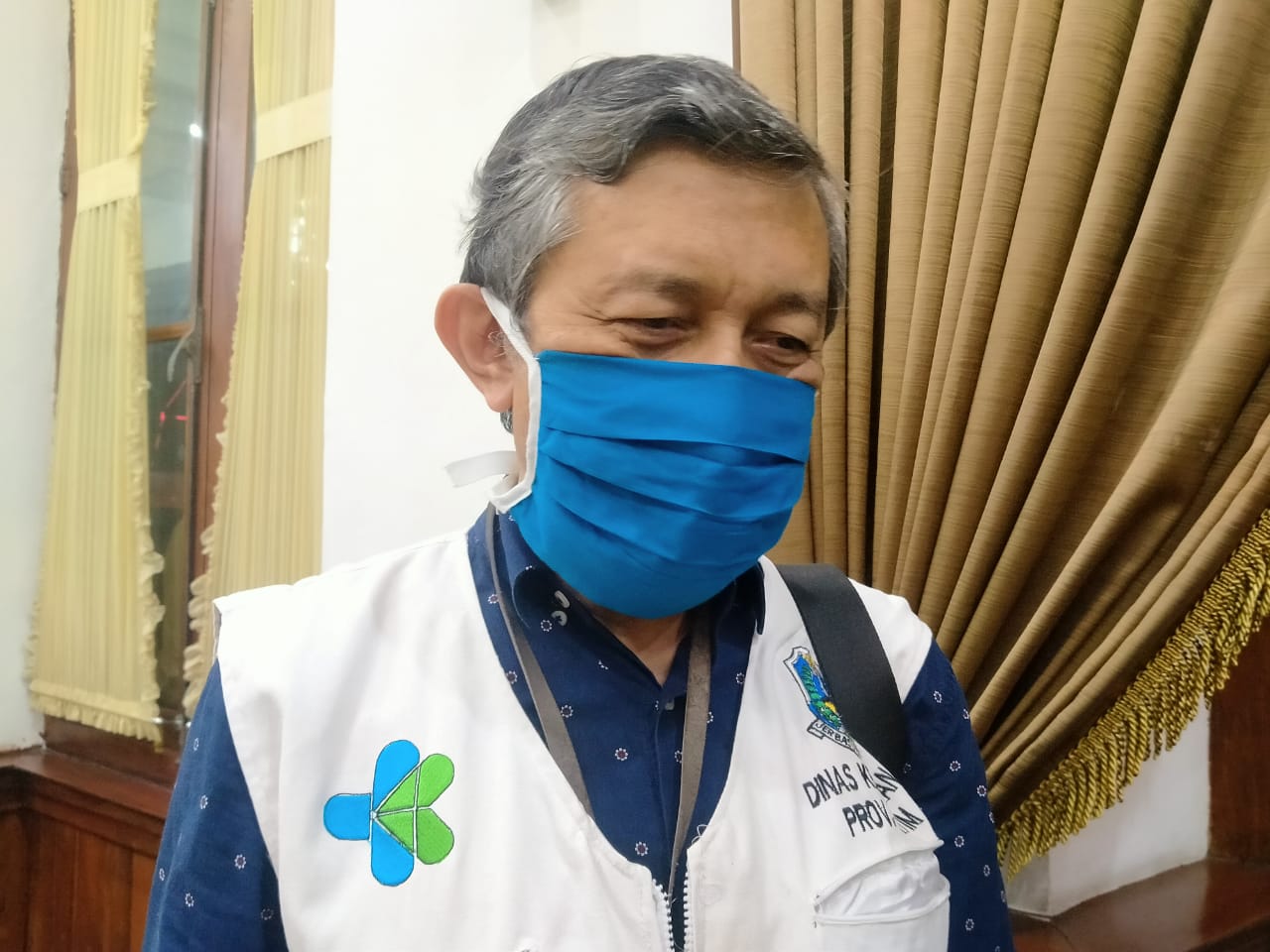 Koordinator Rumpung Tracing Gugus Tugas Percepatan Penanganan Covid-19, dr. Kohar Hari Santoso, saat dikonfirmasi langsung di Gedung Negara Grahadi, Surabaya. (Foto: Fariz Yarbo/Ngopibareng.id)