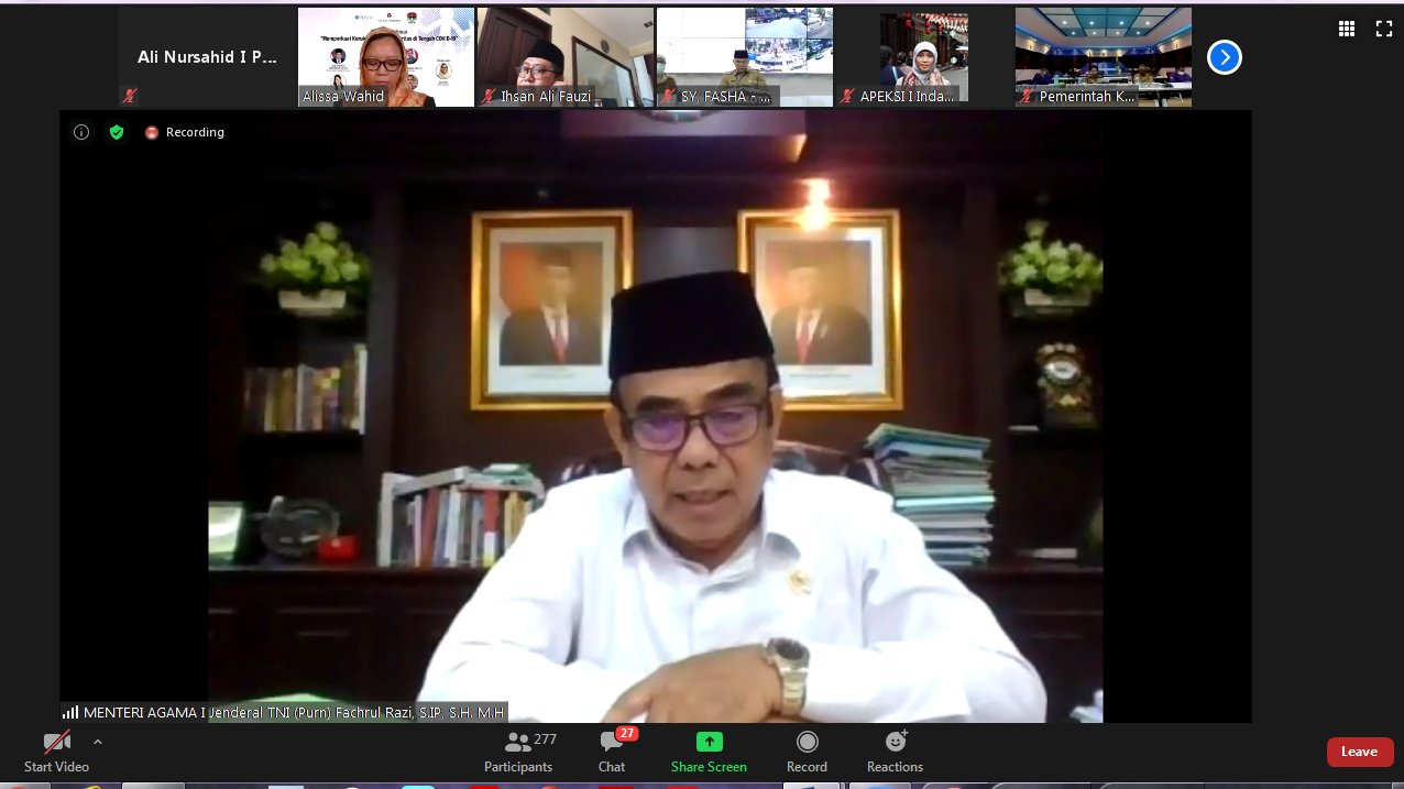 Menteri Agama Fachrul Razi, di kantornya di Jakarta. (Foto: kemenag)