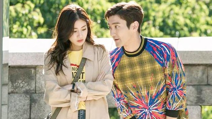Adegan Byun Hyuk dan Baek Joon di drama Korea Selatan (drakor) Revolutionary Love. (Foto: tvN)