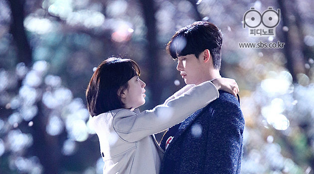 Salah satu adegan drama Korea (drakor) While You Were Sleeping. (Foto: SBS)