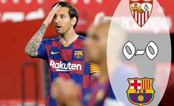 Bintang Barcelona Lionel Messi nampak kecewa setelah pertandingan usai tanpa gol melawan Sevilla di Stadion Ramon Sanchez Pizjuan, Sabtu dini hari WIB. (Foto:Reuters)