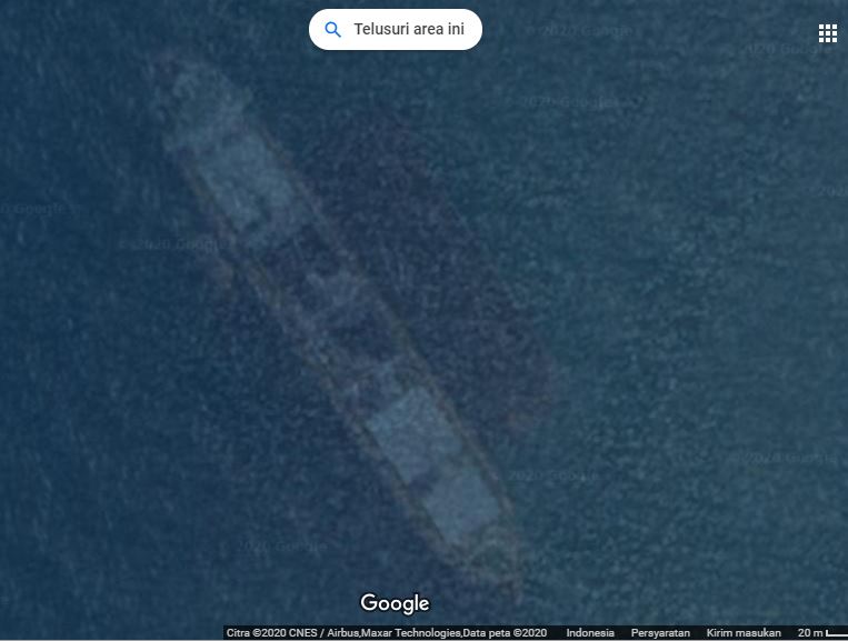 Citra satelit Google Maps yang rekam bangkai kapal tenggelam di Pantai Cibangban, Sukabumi. (Foto: Tangkapan Layar)