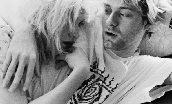 Kurt Cobain dan istrinya. (Instagram)