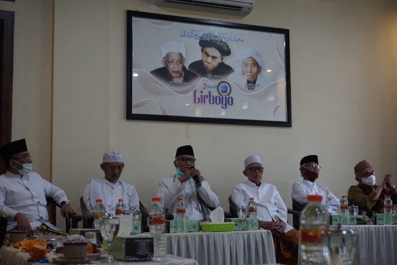 Para Kiai Sepuh ulama pesantren dalam pertemuan di Pesantren Lirboyo Kediri, Jawa Timur. (Foto: hms ansor)