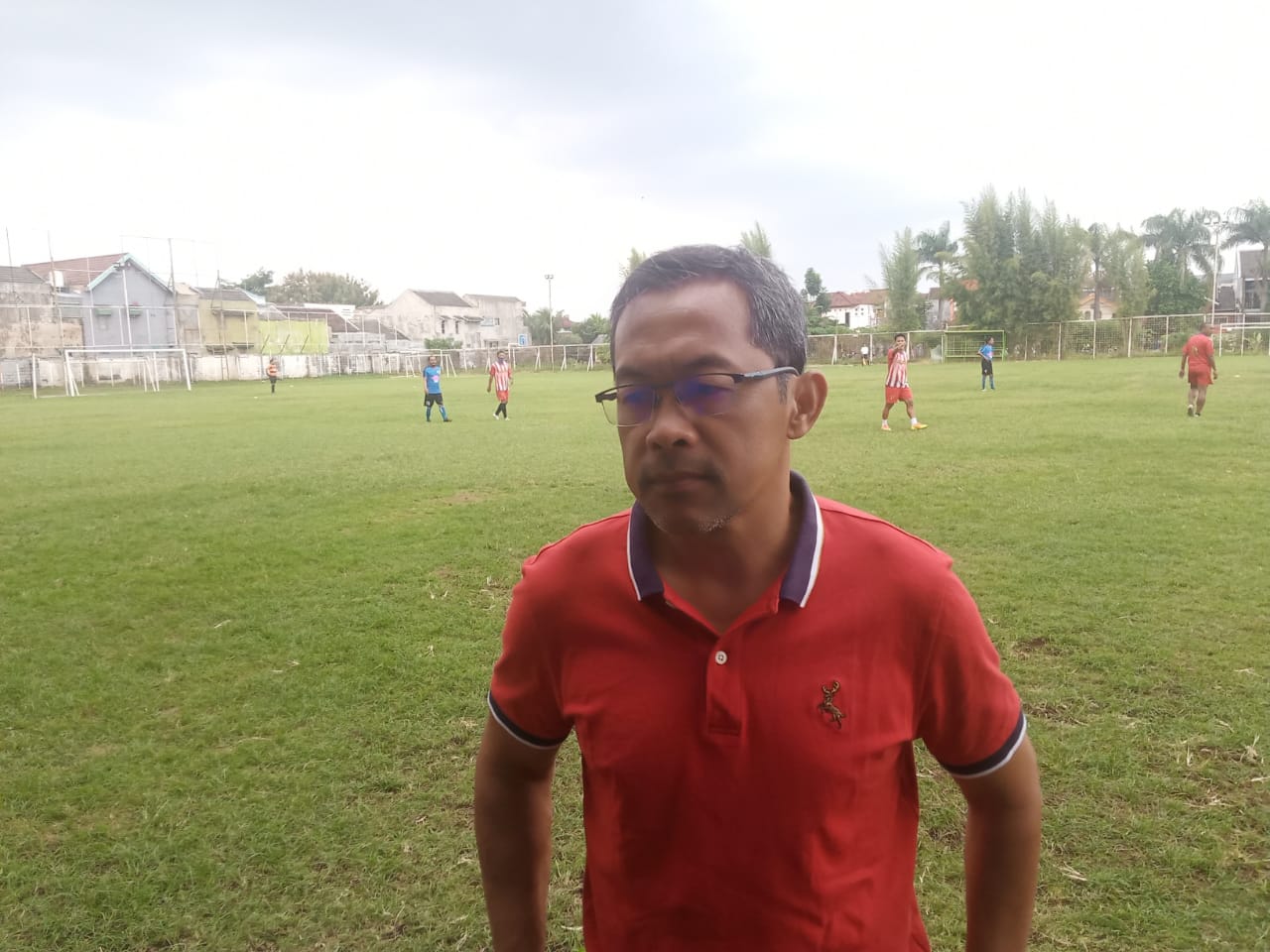 Pelatih Persebaya Surabaya, Aji Santoso saat ditemui di Aji Santoso International Football Academy (Asifa) Kota Malang (Foto: Lalu Theo/ngopibareng.id)