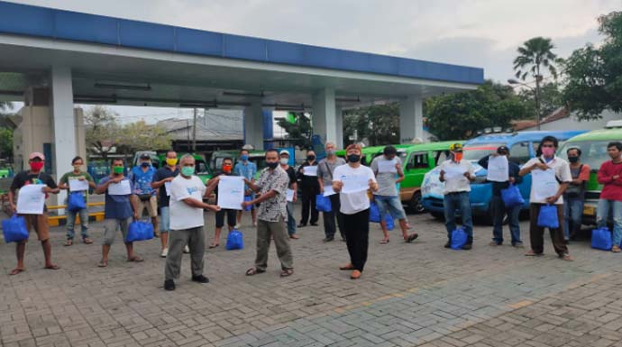 PT Gagas Energi Indonesia, salah satu anak usaha PT Perusahaan Gas Negara Tbk. sebar paket sembako di Kantor PGN Kota Bogor. (Foto: Istimewa)