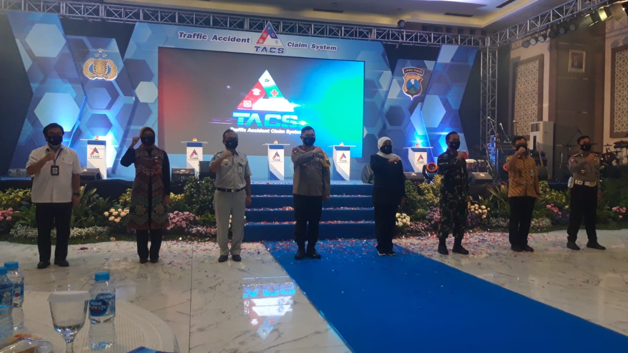 Gubernur Jatim, Khofifah Indar Parawansa melaunching TACS di Mapolda Jatim, Surabaya, Selasa 30 Juni 2020. 