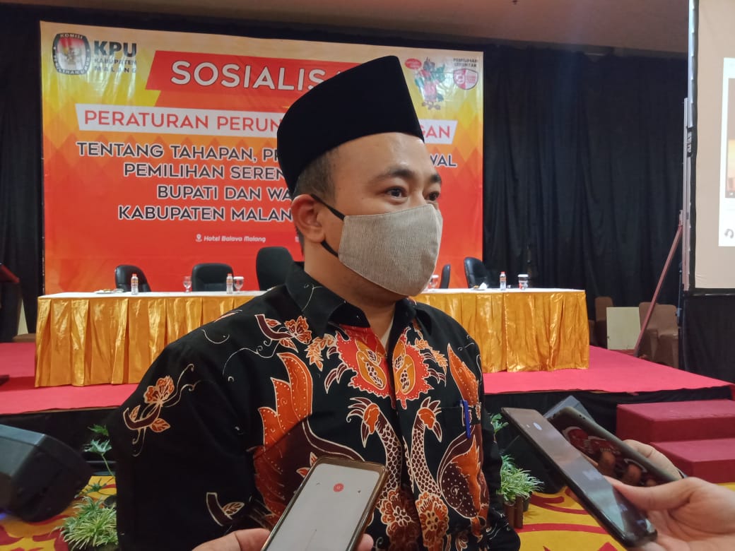 Komisioner Divisi Hukum dan Pengawasan KPU Jatim, Muhammad Arbayanto saat ditemui di Hotel Balava, Kota Malang, Jawa Timur. (Foto: Lalu Theo/Ngopibareng.id)