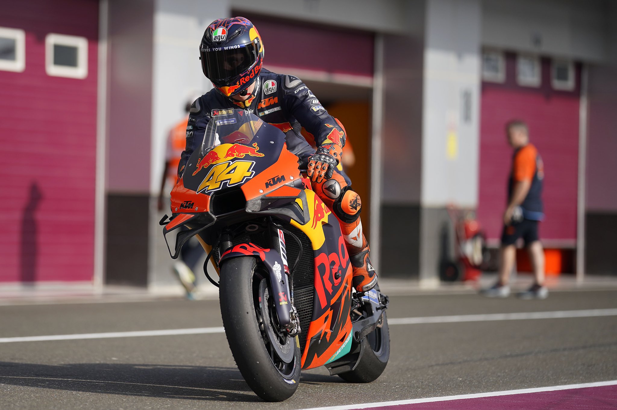 Pembalap KTM yang akan gabung Repsol Honda di musim 2021, Pol Espargaro. (Foto: Twitter/@polespargaro)