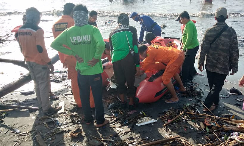 Tim SAR Gabungan sedang melakukan persiapan melakukan pencarian nelayan yang hilang (foto:istimewa)