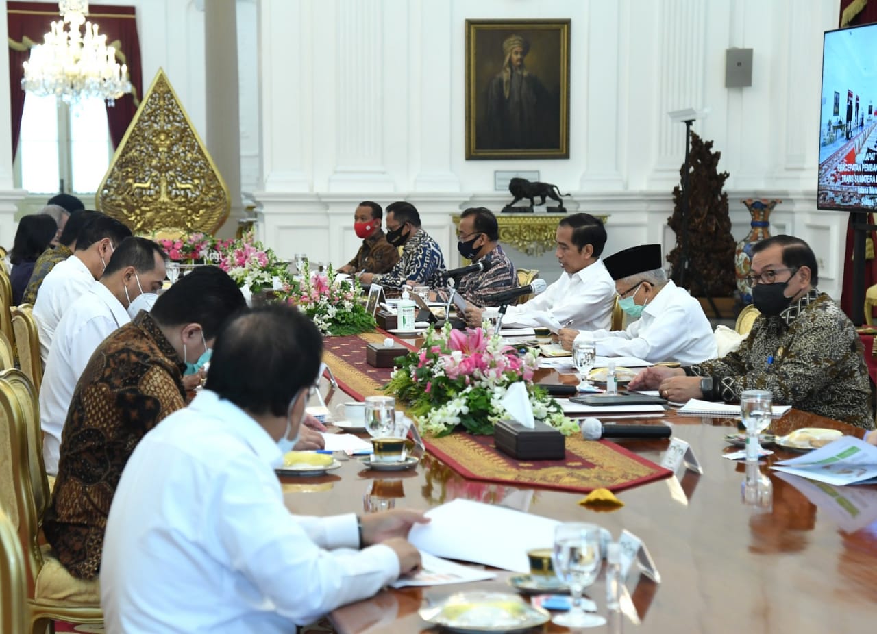 Presiden Joko Widodo (Jokowi) saat rapat kabinet terbatas di Istana Merdeka, Jakarta, pada Selasa 7 Juli 2020. (Foto: Setpres)