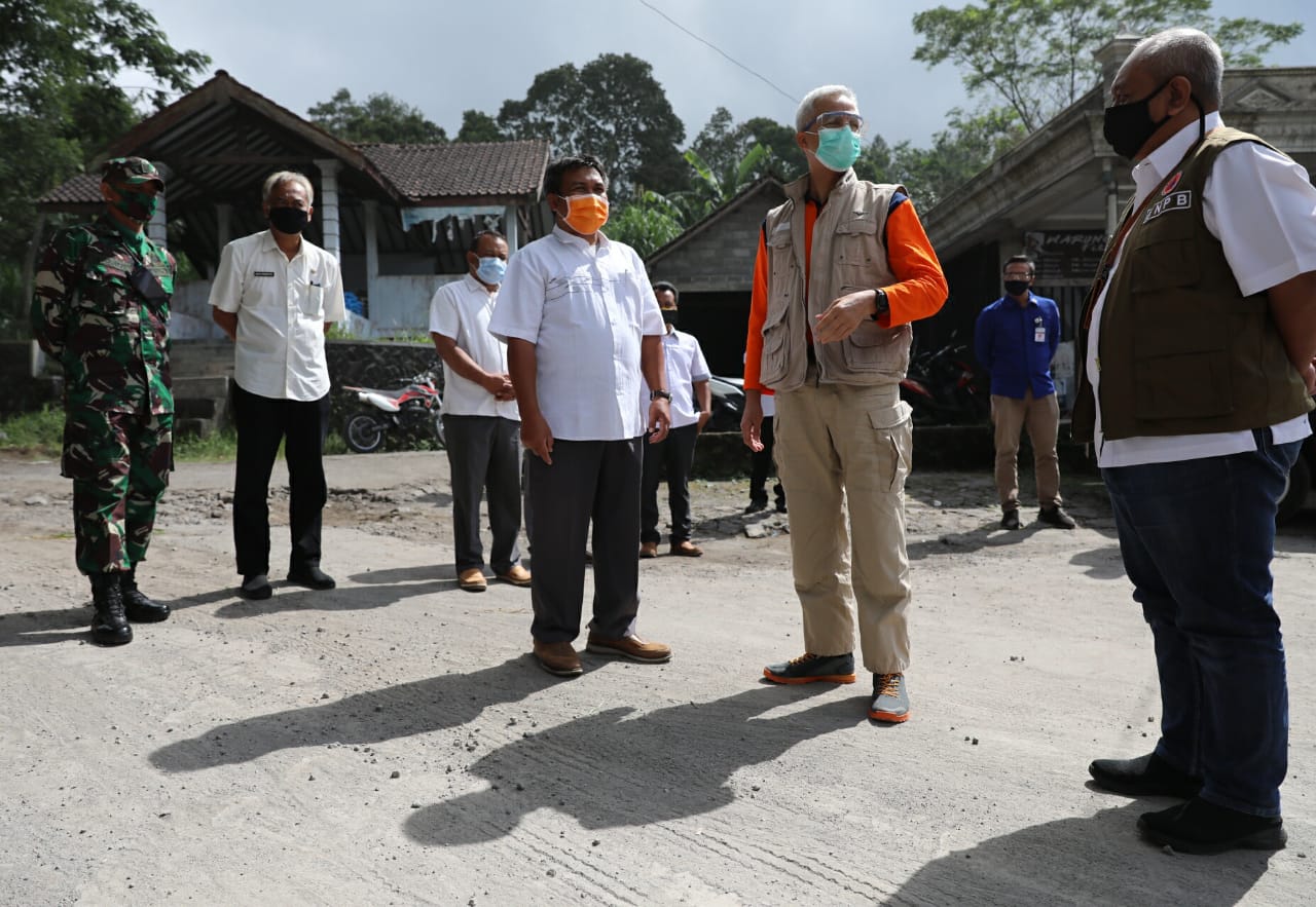 Gubernur melakukan pengecekan fasilitas serta jalur evakuasi menyusul peningkatan aktivitas Gunung Merapi, Rabu, 8 Juli 2020. (Foto: Ist/Ngopibareng.id)
