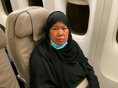 TKI yang lolos dari hukuman mati di Arab Saudi, Ety Binti Toyyib sudah tiba di Indonesia. (Foto: Dok. Kemlu RI) 