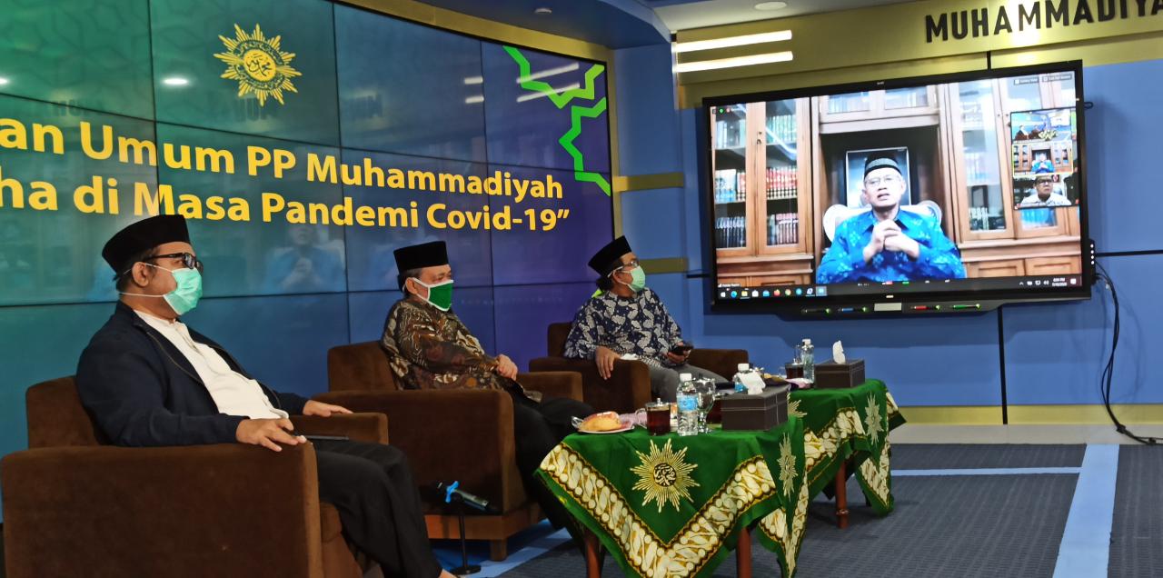 Ketua Umum Pimpinan Pusat Muhammadiyah Haedar Nashir, saat menyampaikan pesan melalui daring. (Foto: md.or.id)