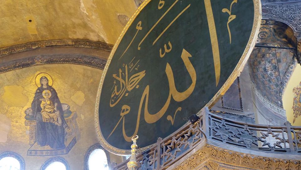 Setelah 85 tahun sebagai museum, Hagia Sophia akan beralih fungsi menjadi masjid. (Foto: aku fb asikin hasan)