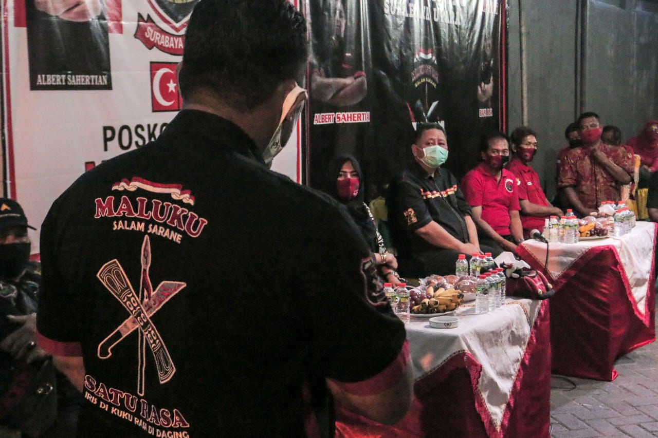 Wakil Walikota Surabaya Whisnu Sakti Buana saat bertemu dengan Keluarga Maluku Satu Rasa di Surabaya. (Foto: Alief Sambogo/Ngopibareng.id)