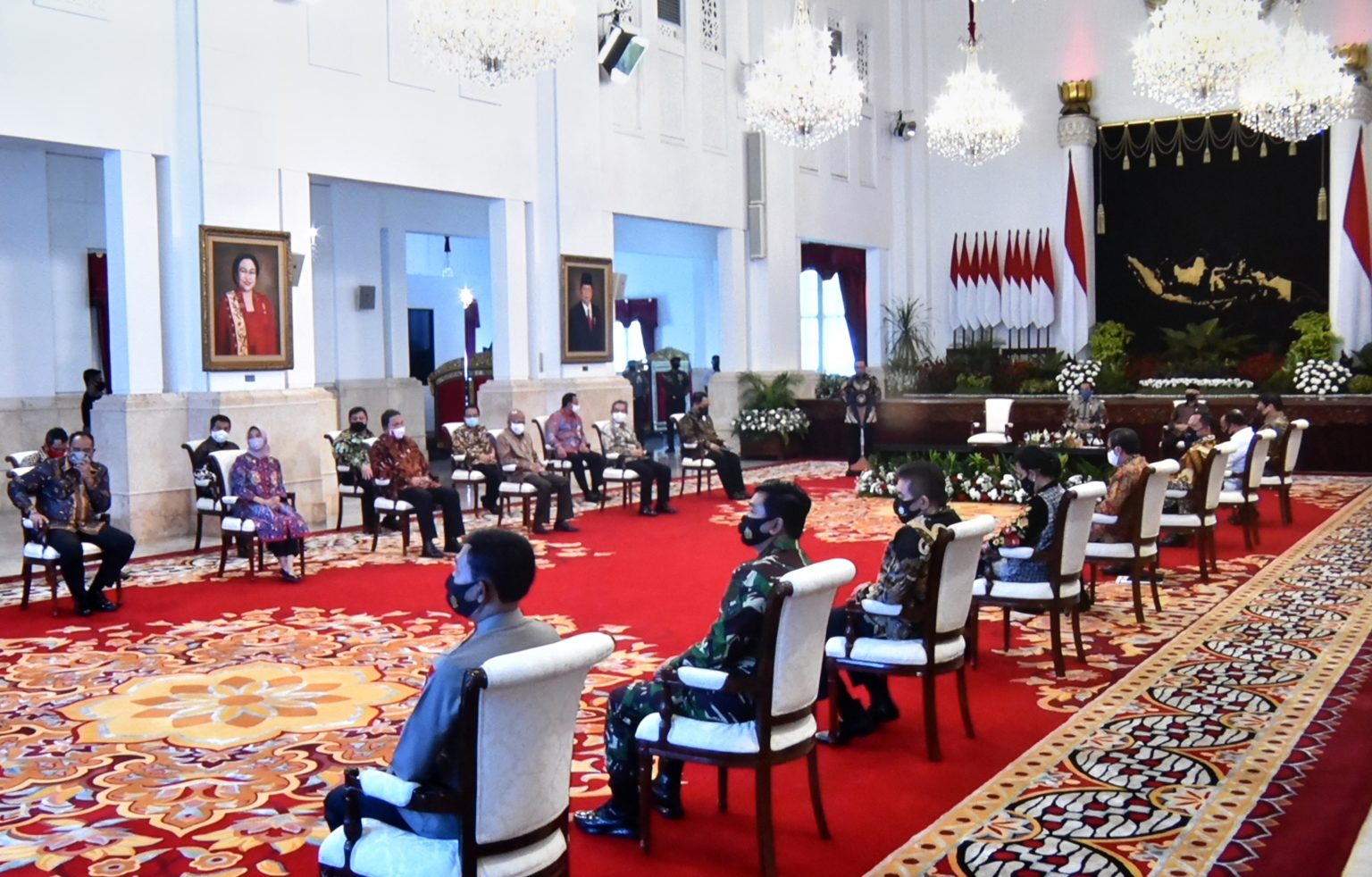 Presiden menyampaikan laporan hasil pemeriksaan atas laporan keuangan pemerintah pusat (LHP LKPP) tahun 2019 di Istana Negara, Jakarta, Senin, 20 Juli 2020. (Foto: Setpres)