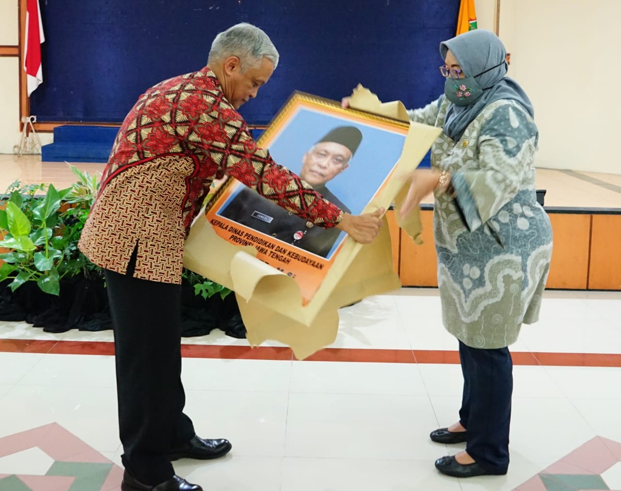 Serah terima jabatan Plt Kepala Dinas Pendidikan Jawa Tengah. (Foto: Ist/Ngopibareng.id)