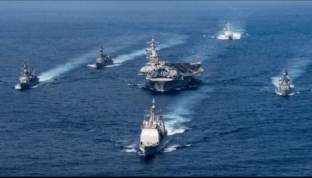 Kapal AS unjuk kekuatan di Laut Cina Selatan. (Foto: reuters)