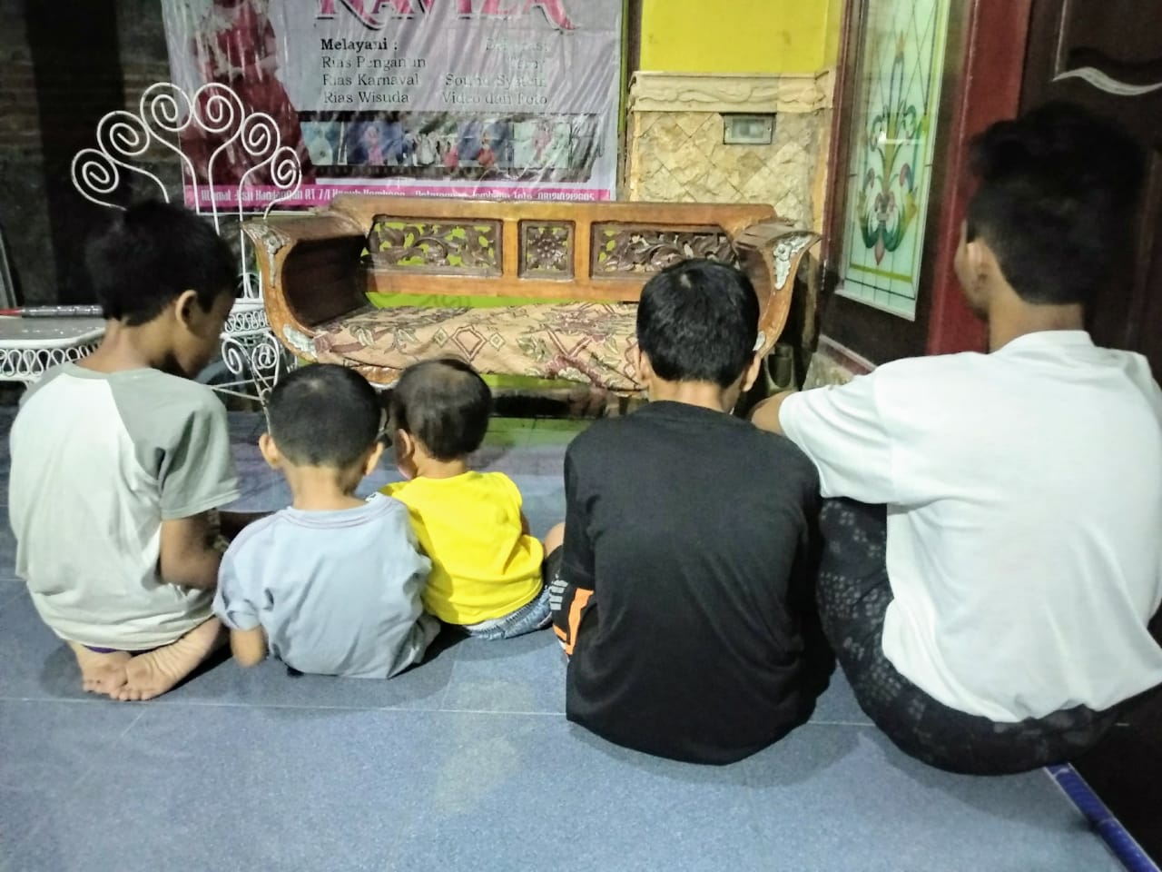 Kelima anak ZF saat ditemui di kediamannya. (Foto: M.Rizqi/Ngopibareng.id)