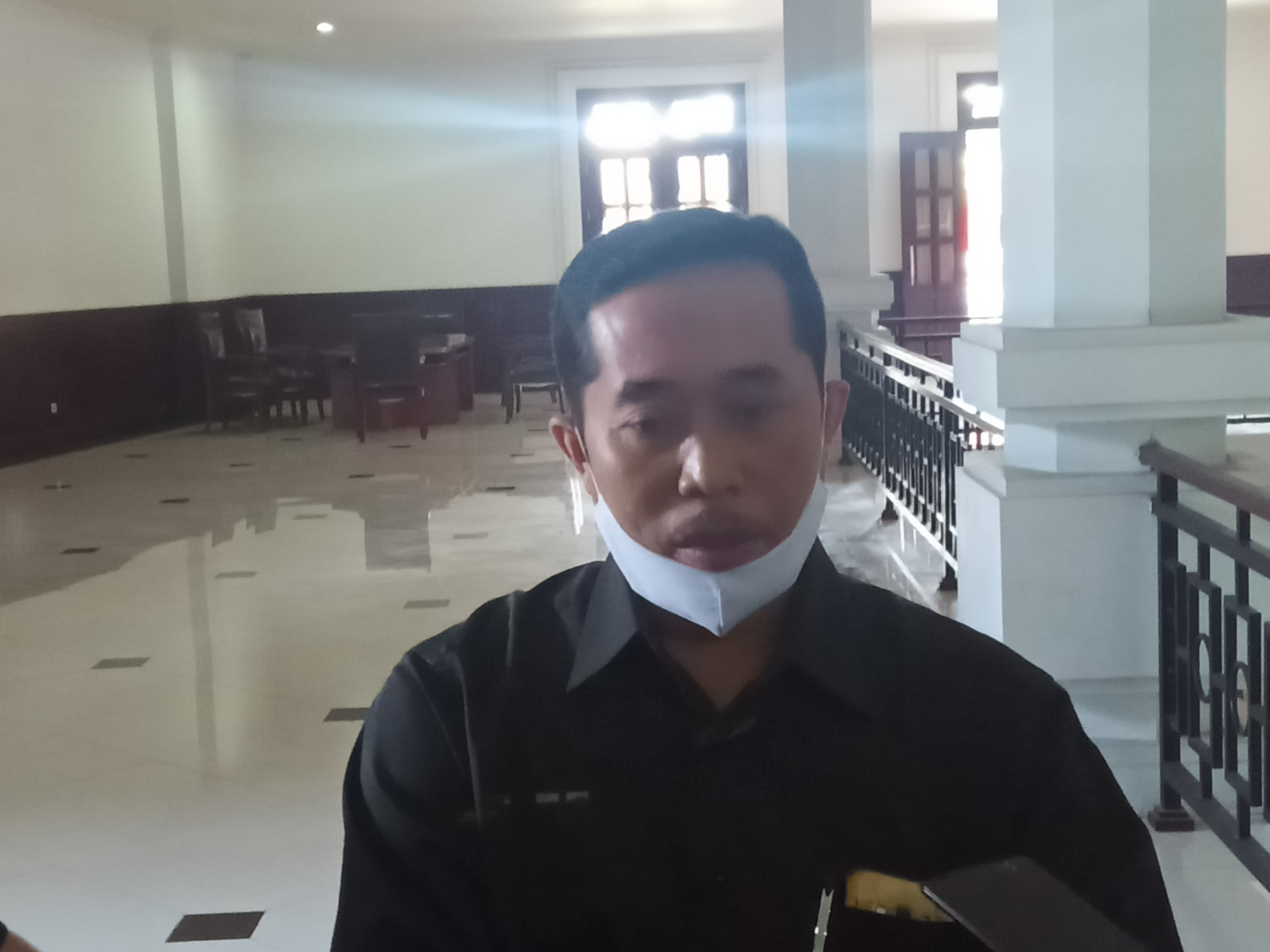 Ketua Perkahima Malang, Bambang Hermanto saat ditemui di Gedung DPRD Kota Malang (Foto:Lalu Theo/ngopibareng.id)