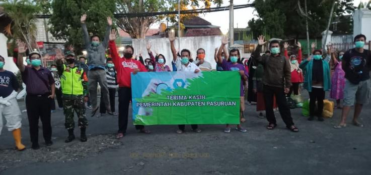 Bupati Pasuruan melepas kepulangan pasien covid-19 yang sembuh. (Foto: Dok Humas)