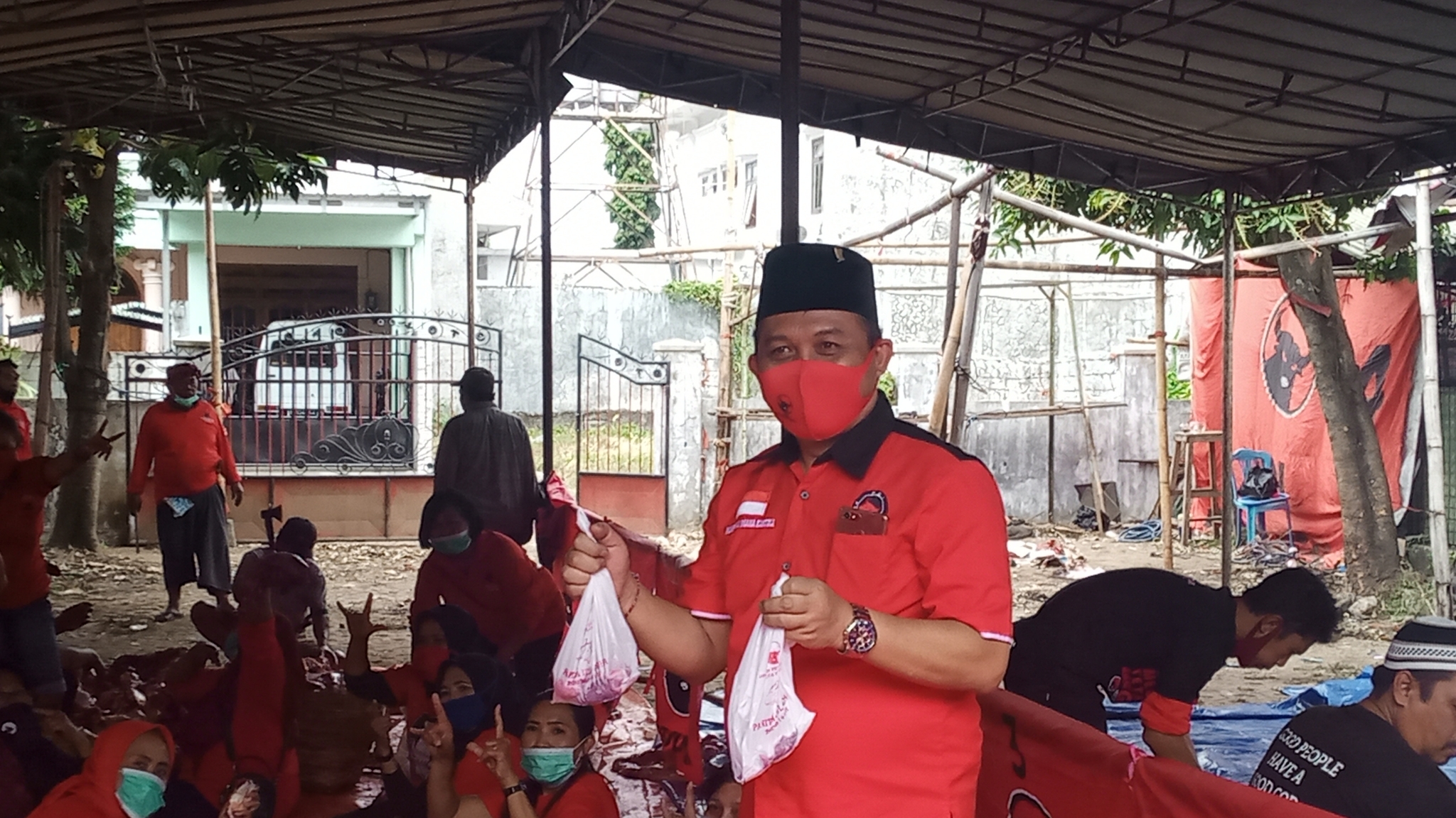 Ketua DPC PDI-P Kota Malang, I Made Riandiana Kartika saat berada di kantor DPC PDI-P Kota Malang. (Foto: Lalu Theo/Ngopibareng.id)