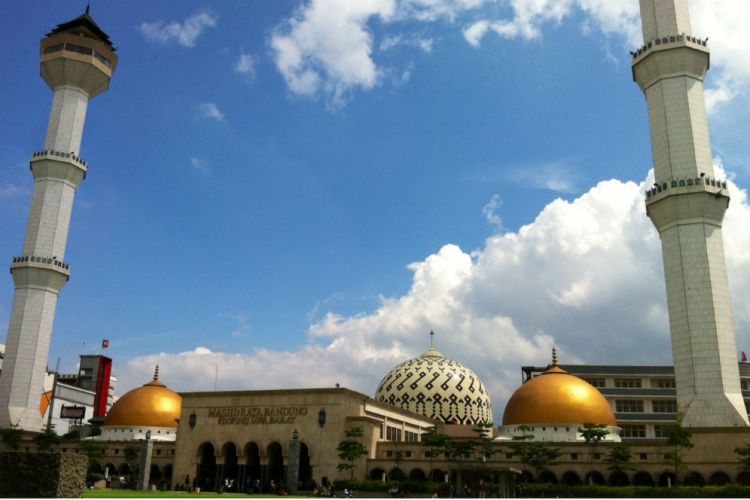 Masjid Agung Kota Bandung. (Foto: Istimewa)