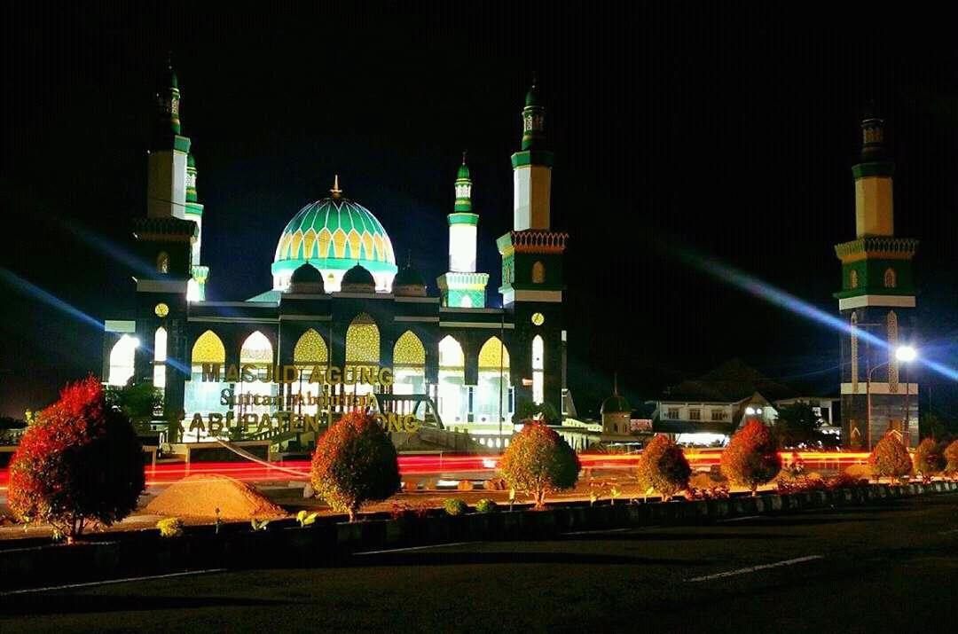 Masjid Agung Sultan Abdullah. (Foto: Istimewa)