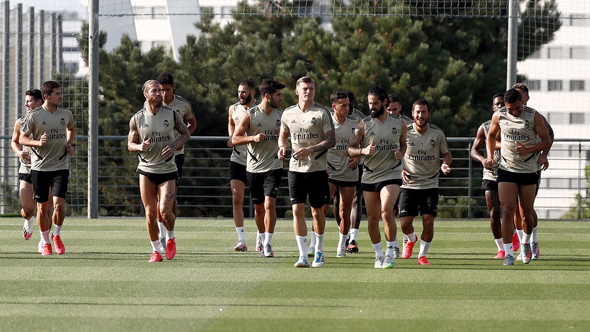 Skuad Real Madrid saat latihan persiapan jelang duel kontra Man. City. (Foto: Twitter/@realmadrid) 