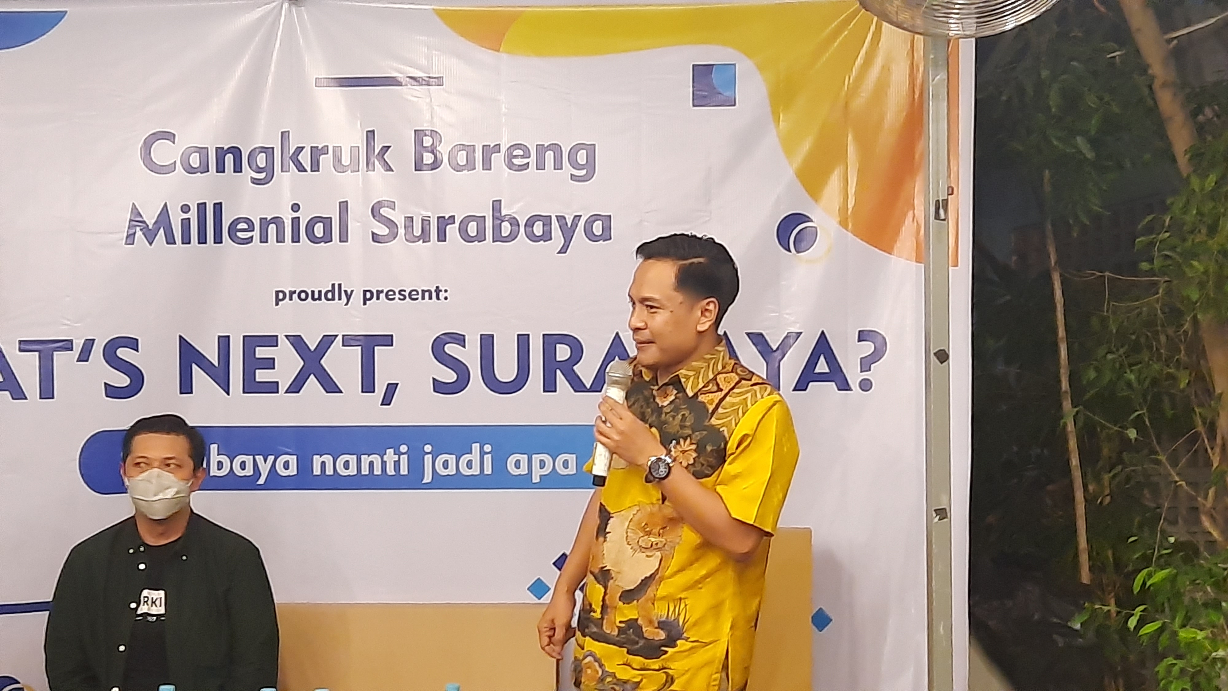 Arif Fathoni saat berbincang di DPRD Kota Surabaya. (Foto: Alief/ngopibareng.id)