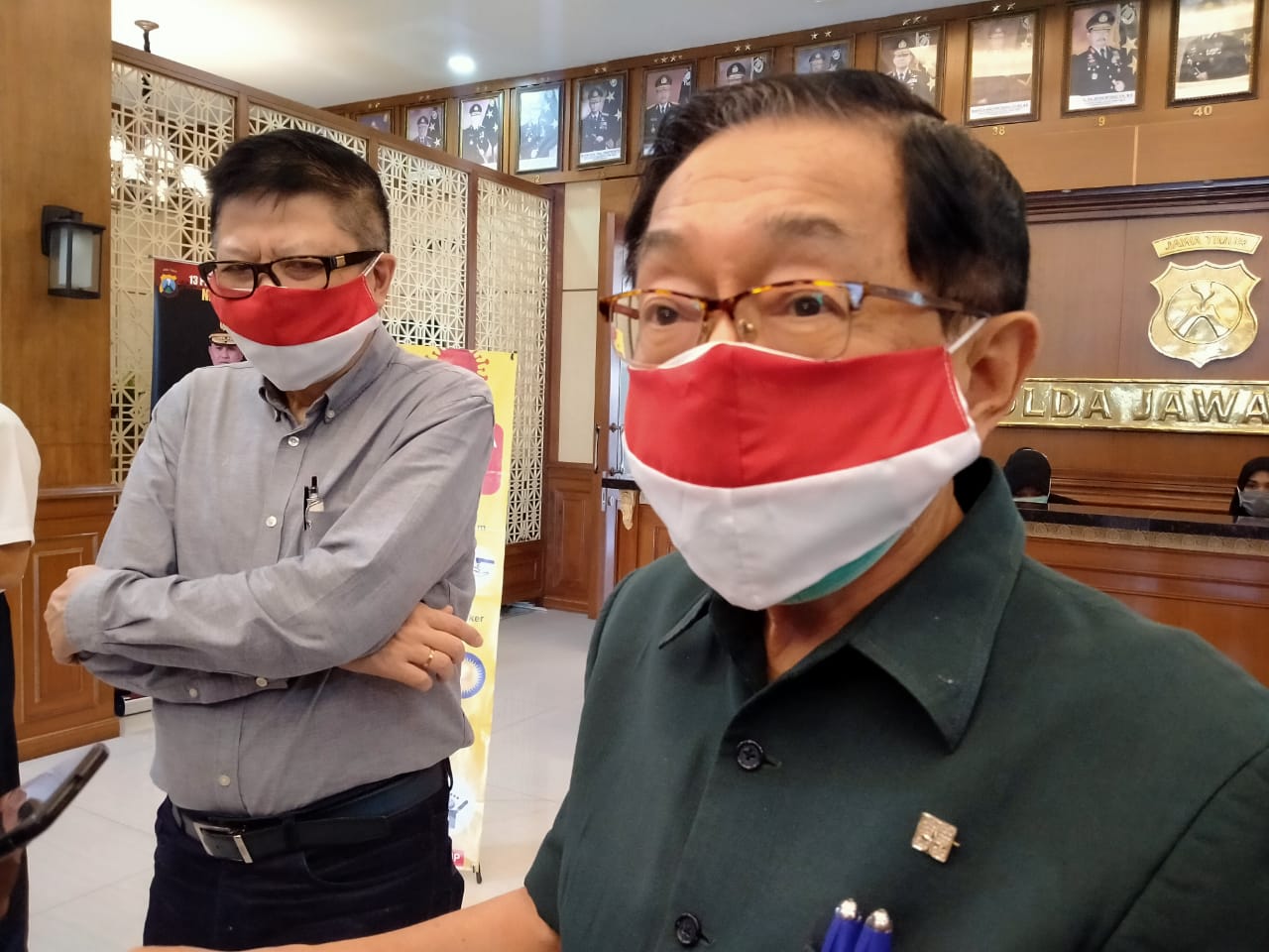 Bos Maspion Group, Alim Markus, usai penyerahan bantuan 100 ribu masker di Mapolda Jatim, Surabaya, Senin 10 Agustus 2020. (Foto: Fariz Yarbo/Ngopibareng.id)
