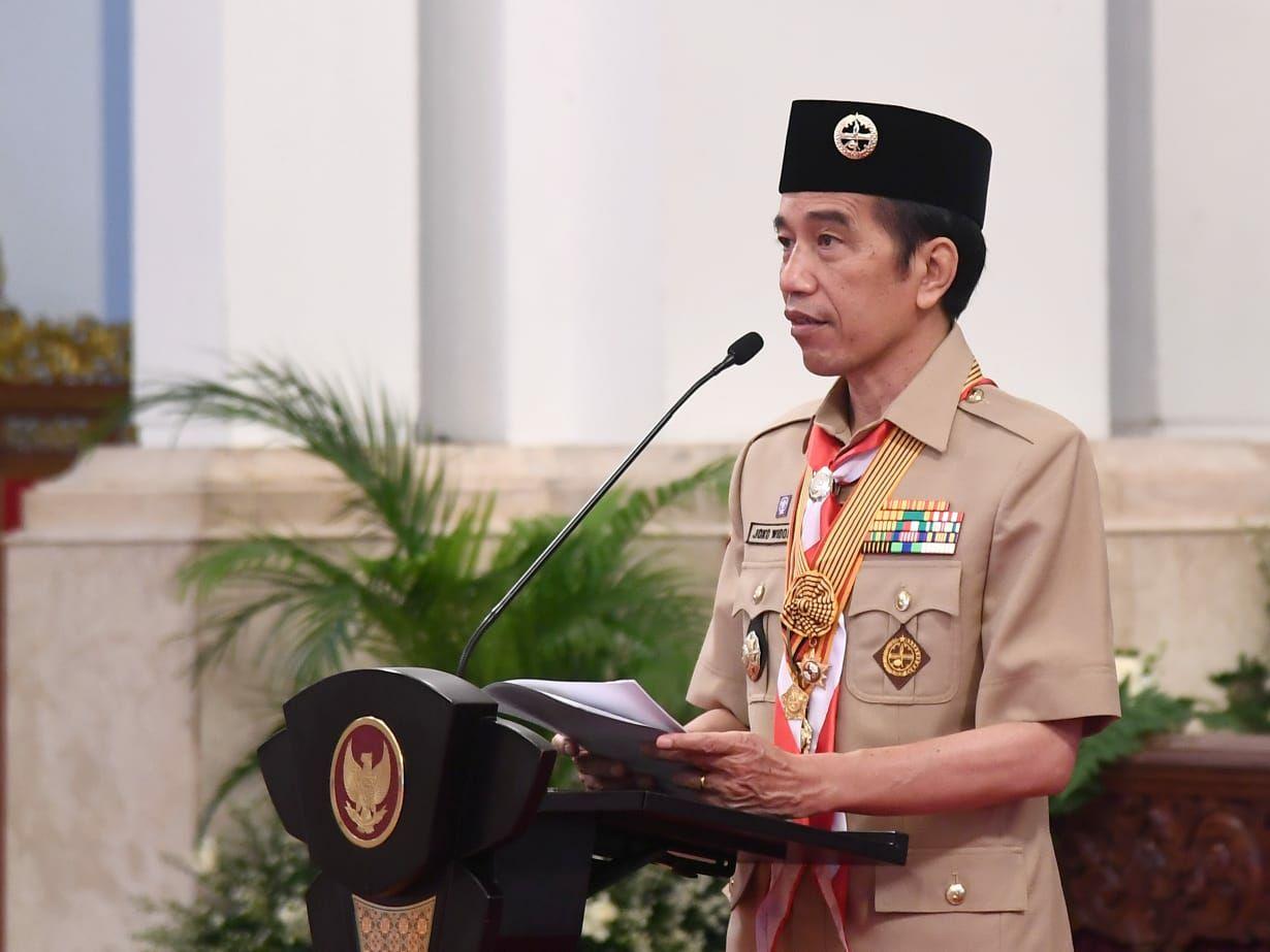 Presiden Joko Widodo pada upacara peringatan Hari Pramuka secara virtual di Istana Negara. (foto: Setpres)