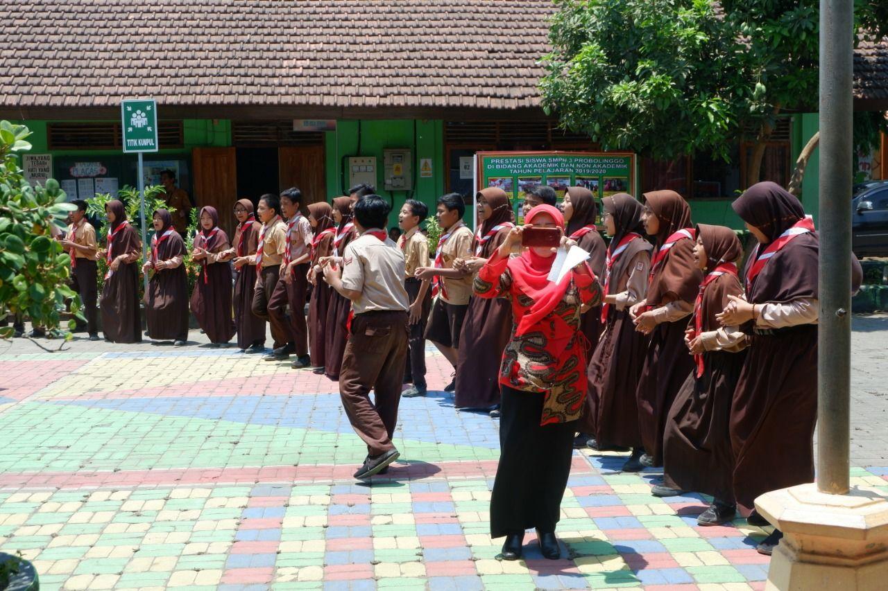 Aktivitas para siswa di sebuah SMP di Kota Probolinggo sebelum pandemi Covid-19. (foto: Ikhsan Mahmudi/ngopibareng.id)
