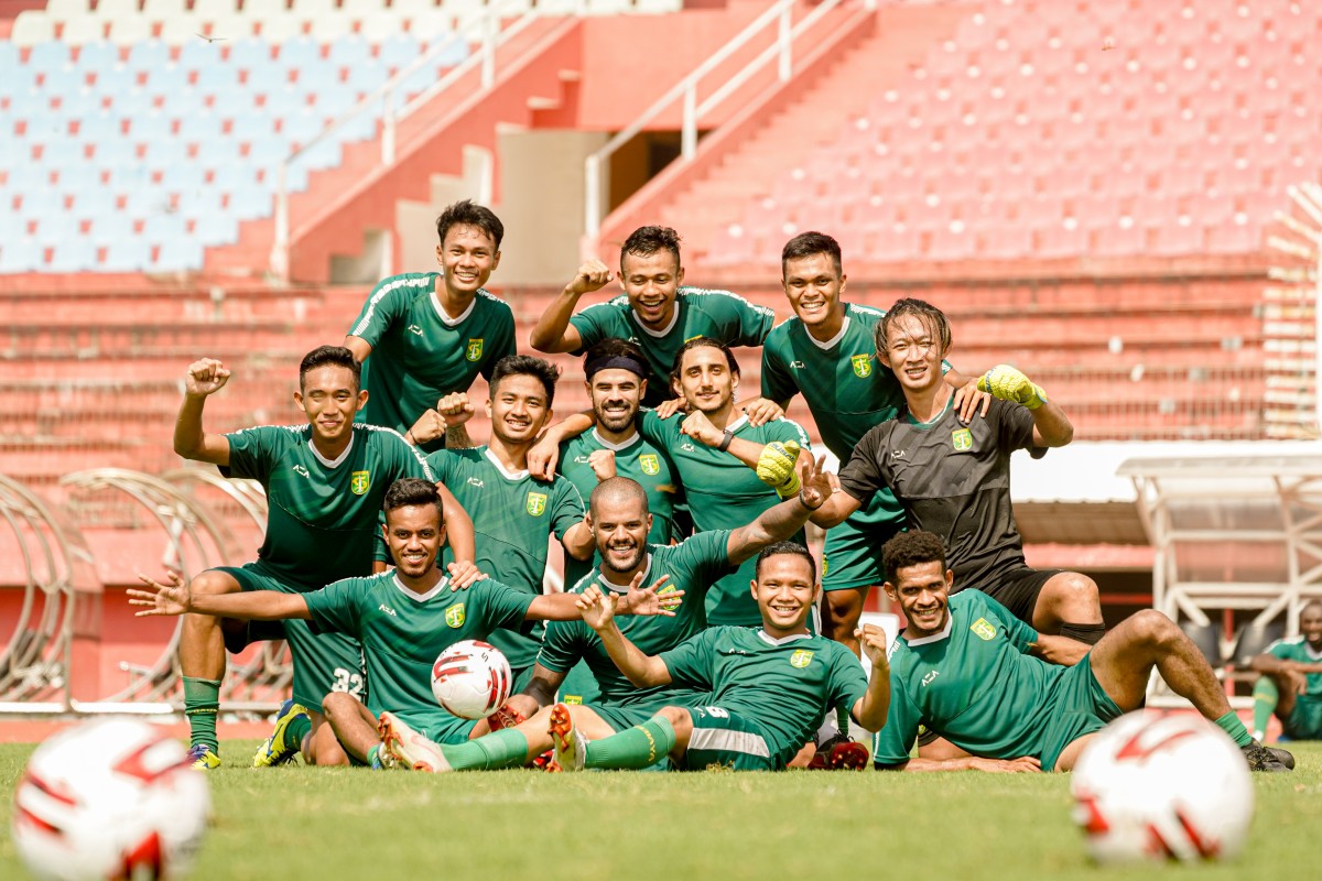 para pemain Persebaya Surabaya. (foto: Persebaya.id)